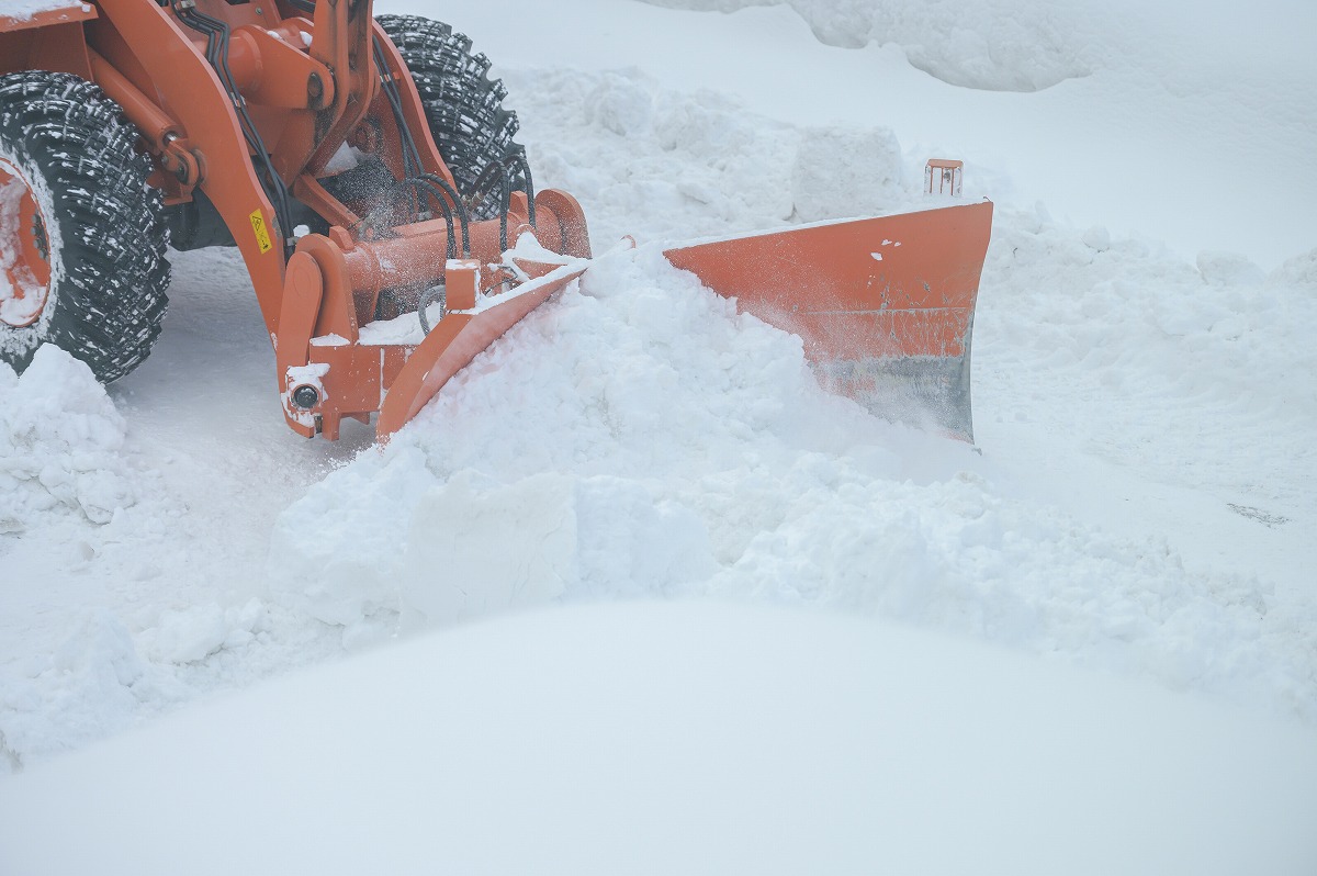 佐藤塗装株式会社での除雪作業